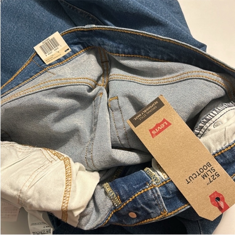 Levi’s 33 x 32 Jeans 527 Slim fit Bootcut Stretch in medium wash NWT - Picture 7 of 9